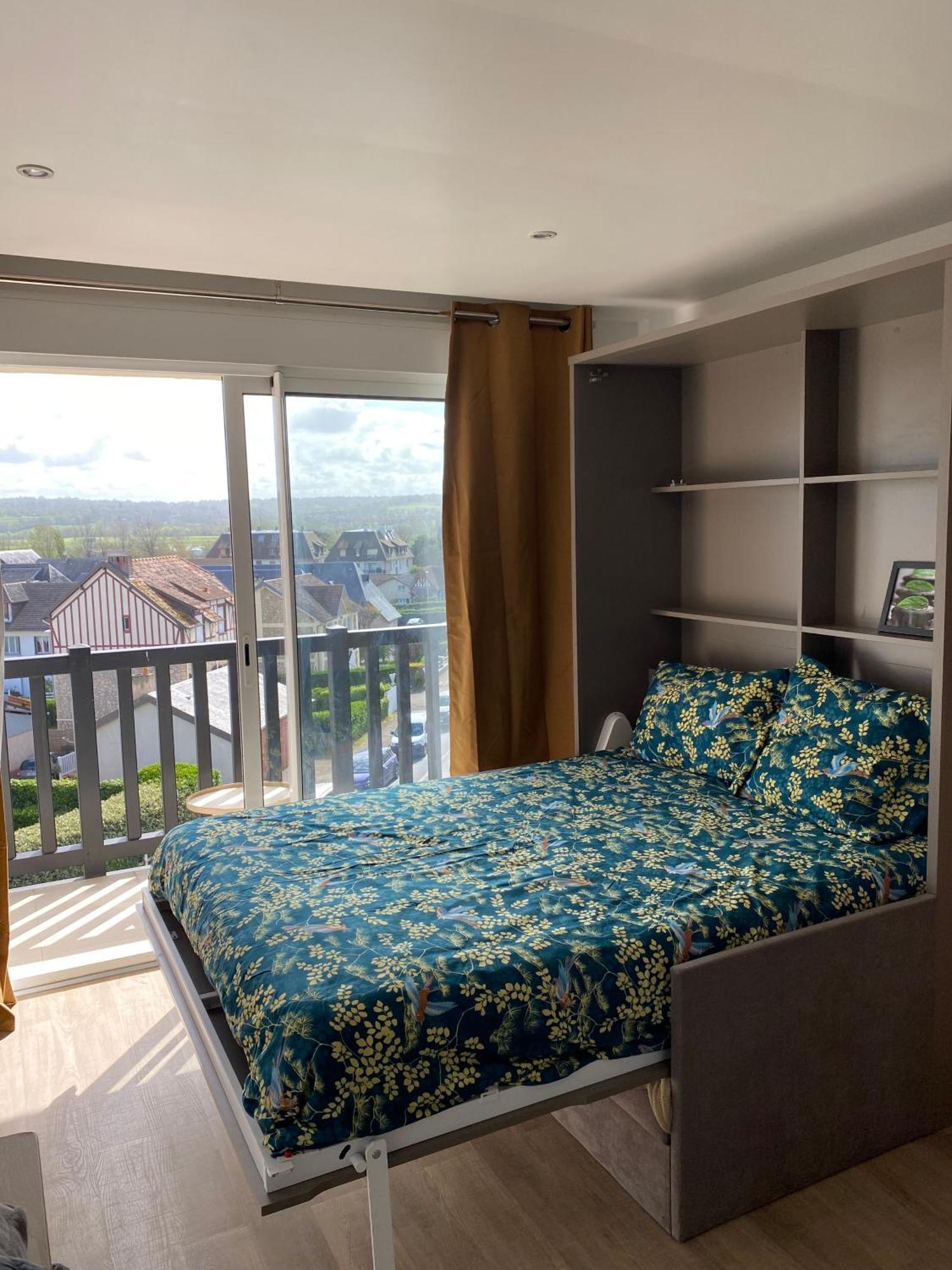 Beau Studio Au Bord De La Mer Блонвиль-сюр-Мер Экстерьер фото