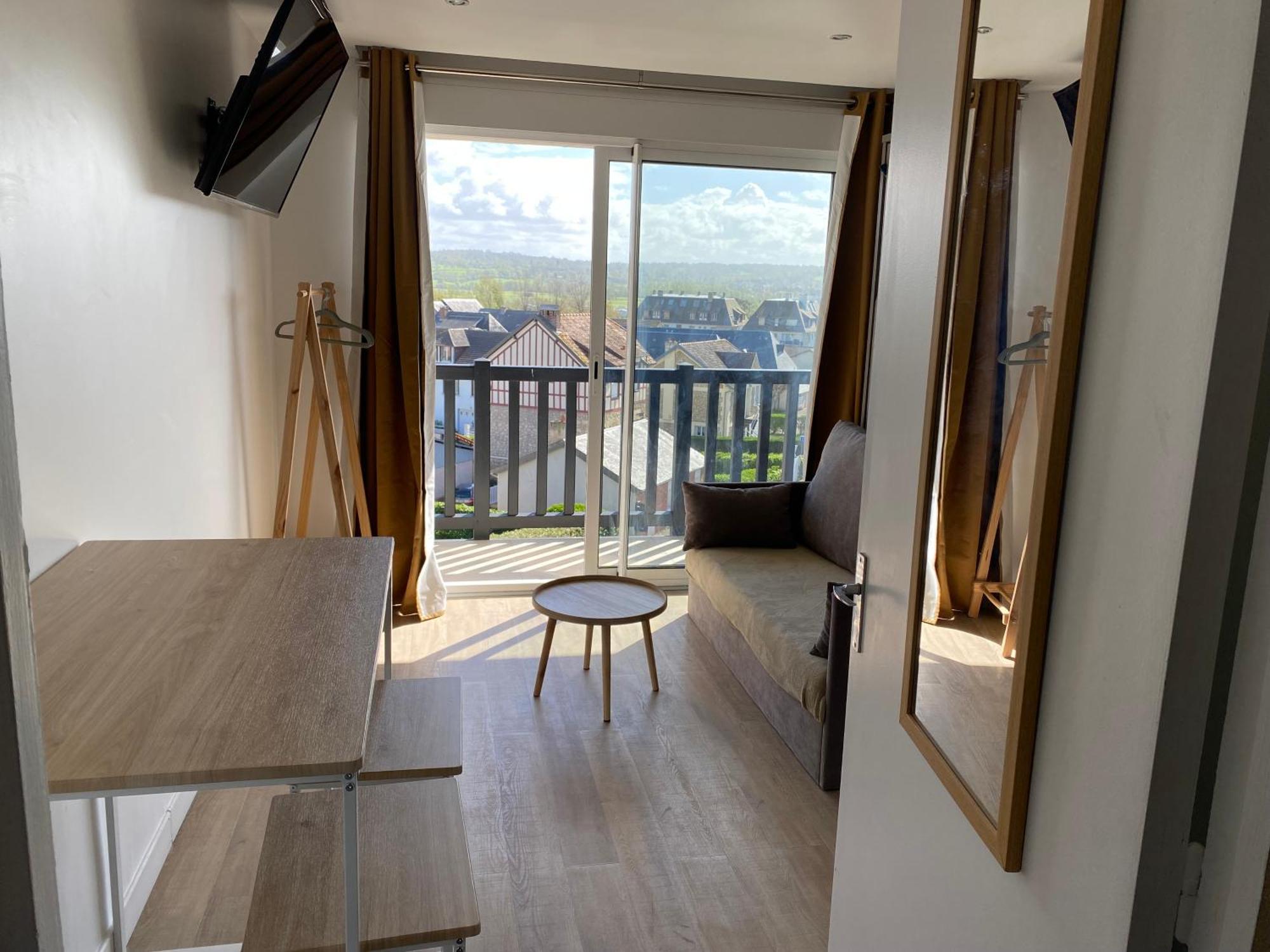 Beau Studio Au Bord De La Mer Блонвиль-сюр-Мер Экстерьер фото