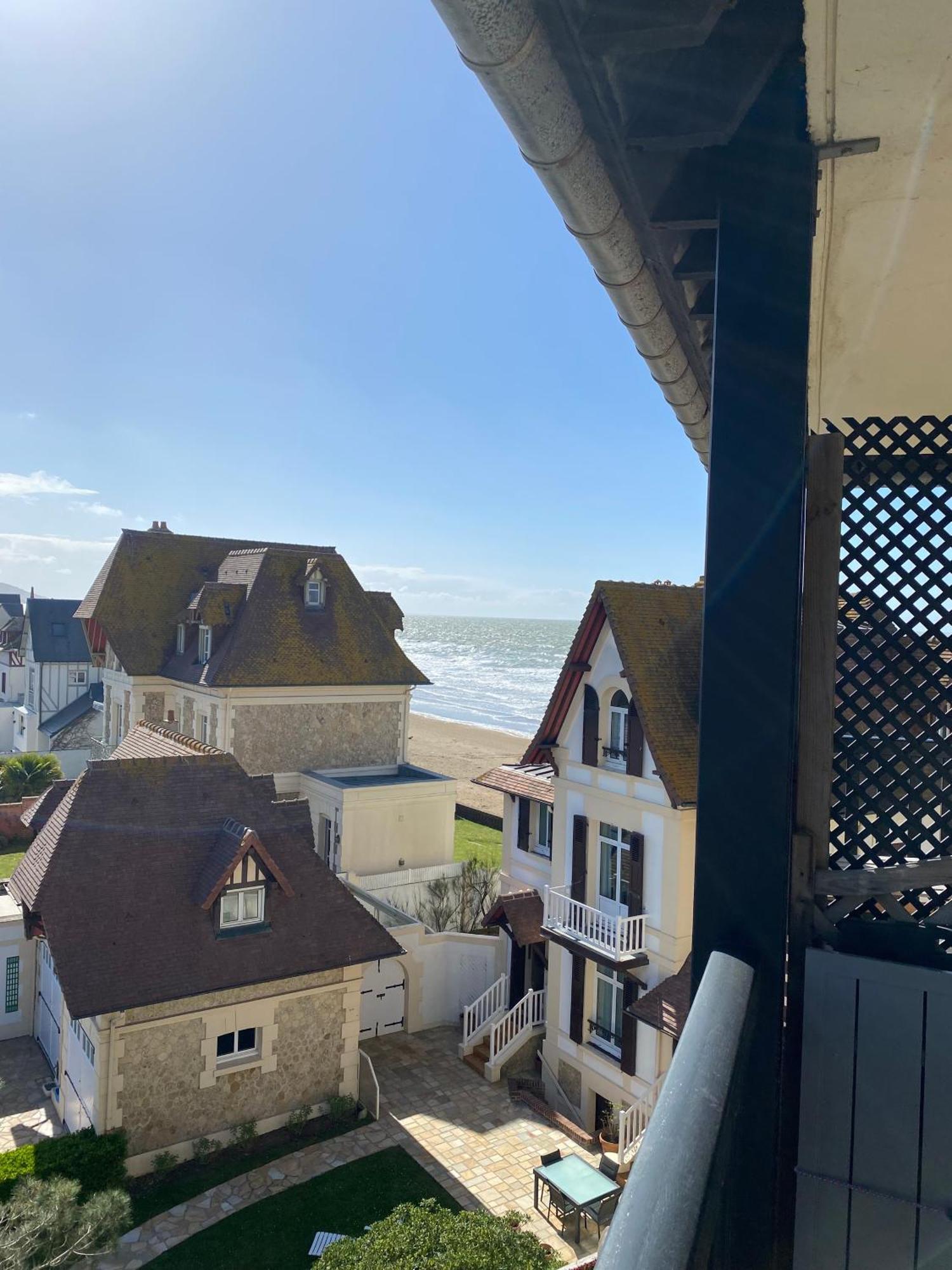 Beau Studio Au Bord De La Mer Блонвиль-сюр-Мер Экстерьер фото